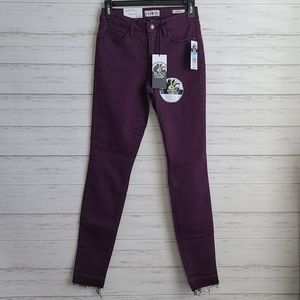 NWT Black Daisy Skinny Jeans
